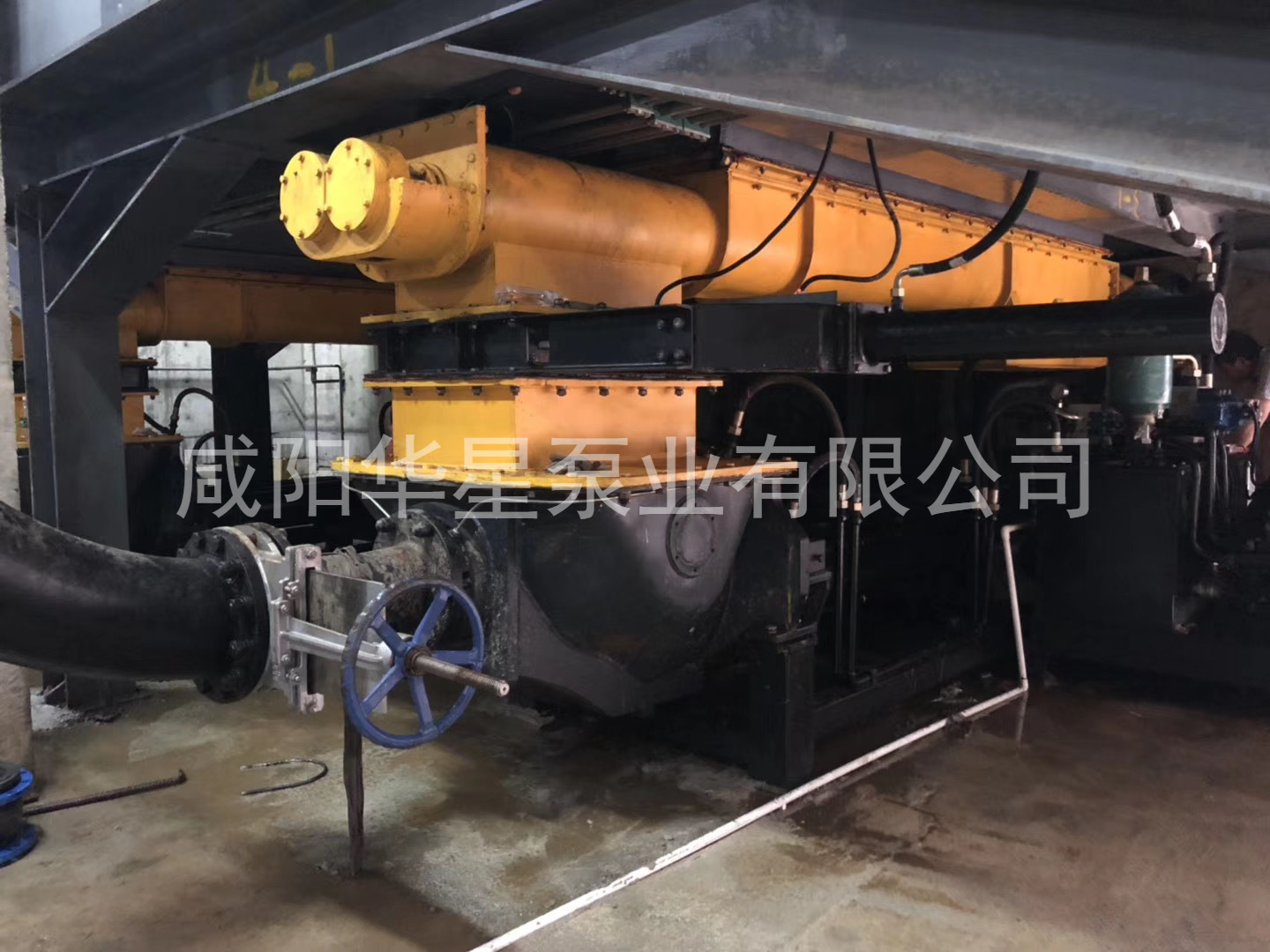 陶瓷柱(zhu)塞泵使用(yong)現場河道(dao)調蓄池河(he)道清淤現(xian)場 陶瓷柱(zhu)塞泵使用(yong)現場河道(dao)調蓄池河(he)道清淤現(xian)場