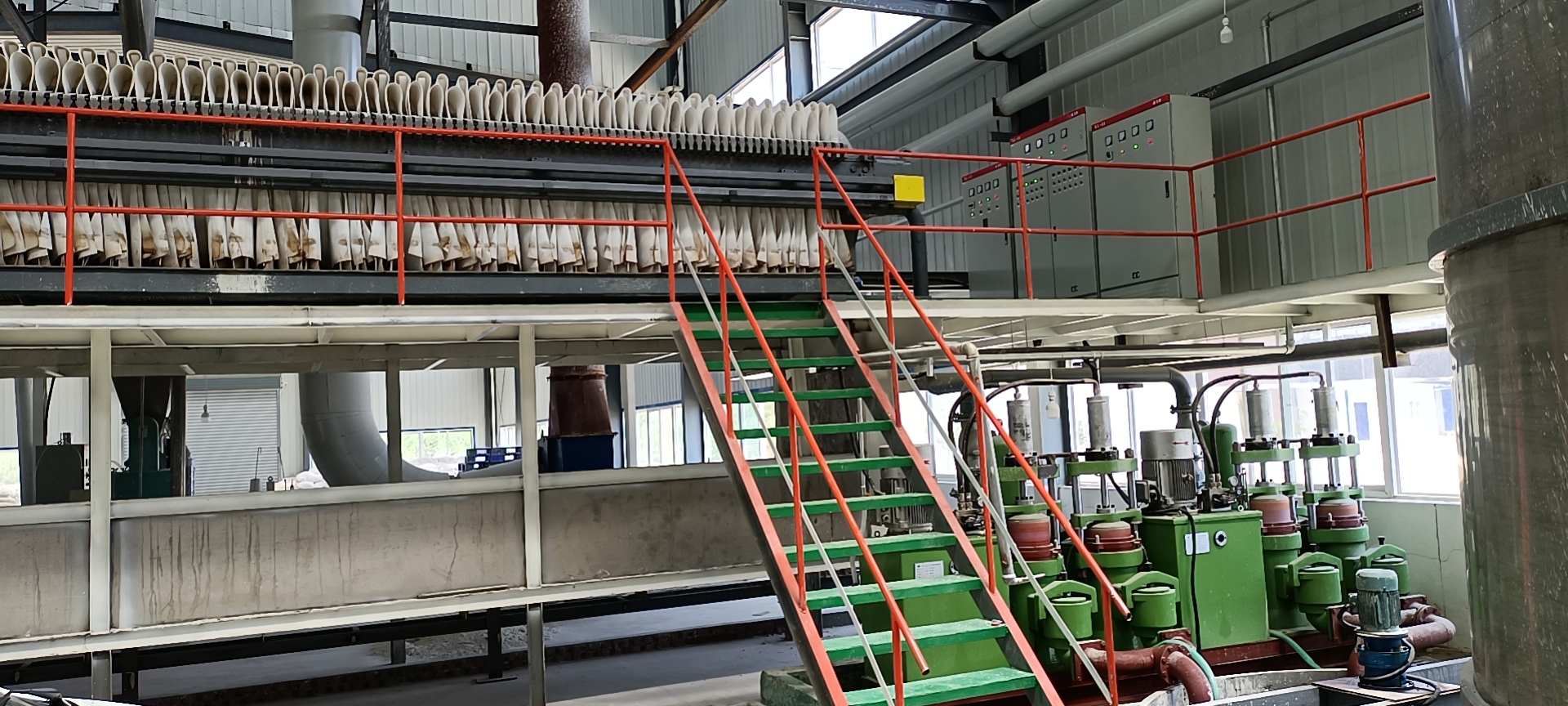 油壓(ya)陶瓷柱(zhu)塞泥漿(jiang)泵