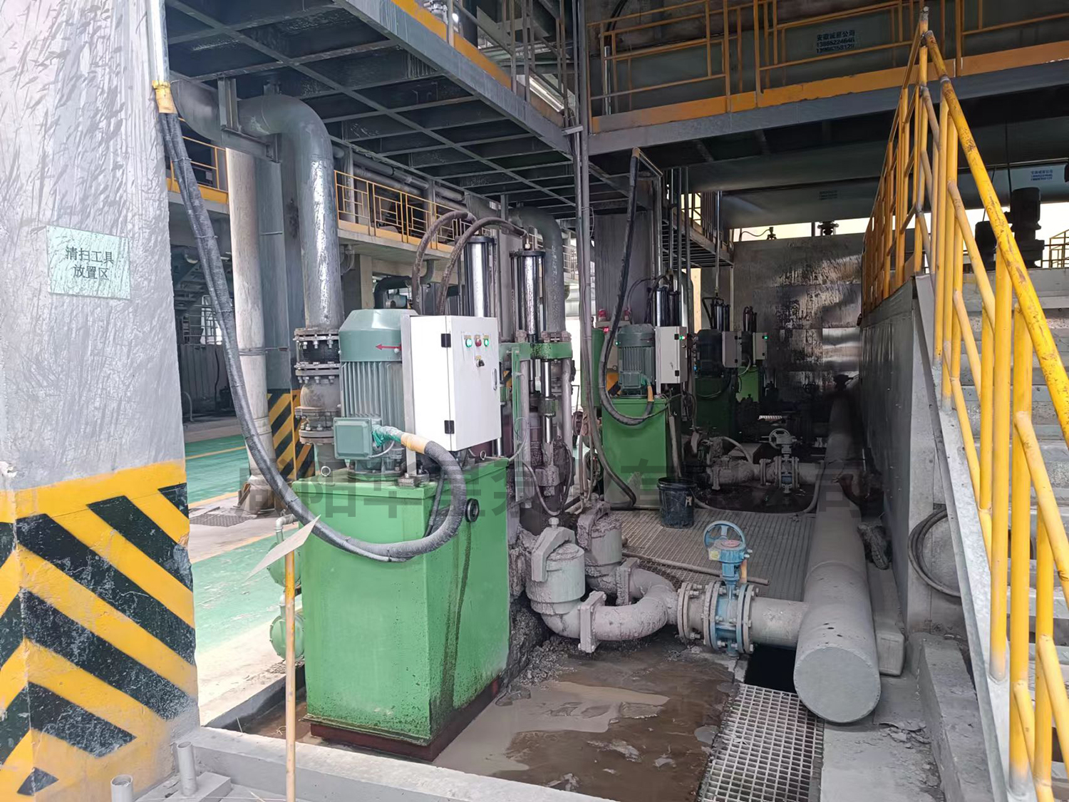 節能型陶(tao)瓷柱塞泵(beng)使用現場(chang)